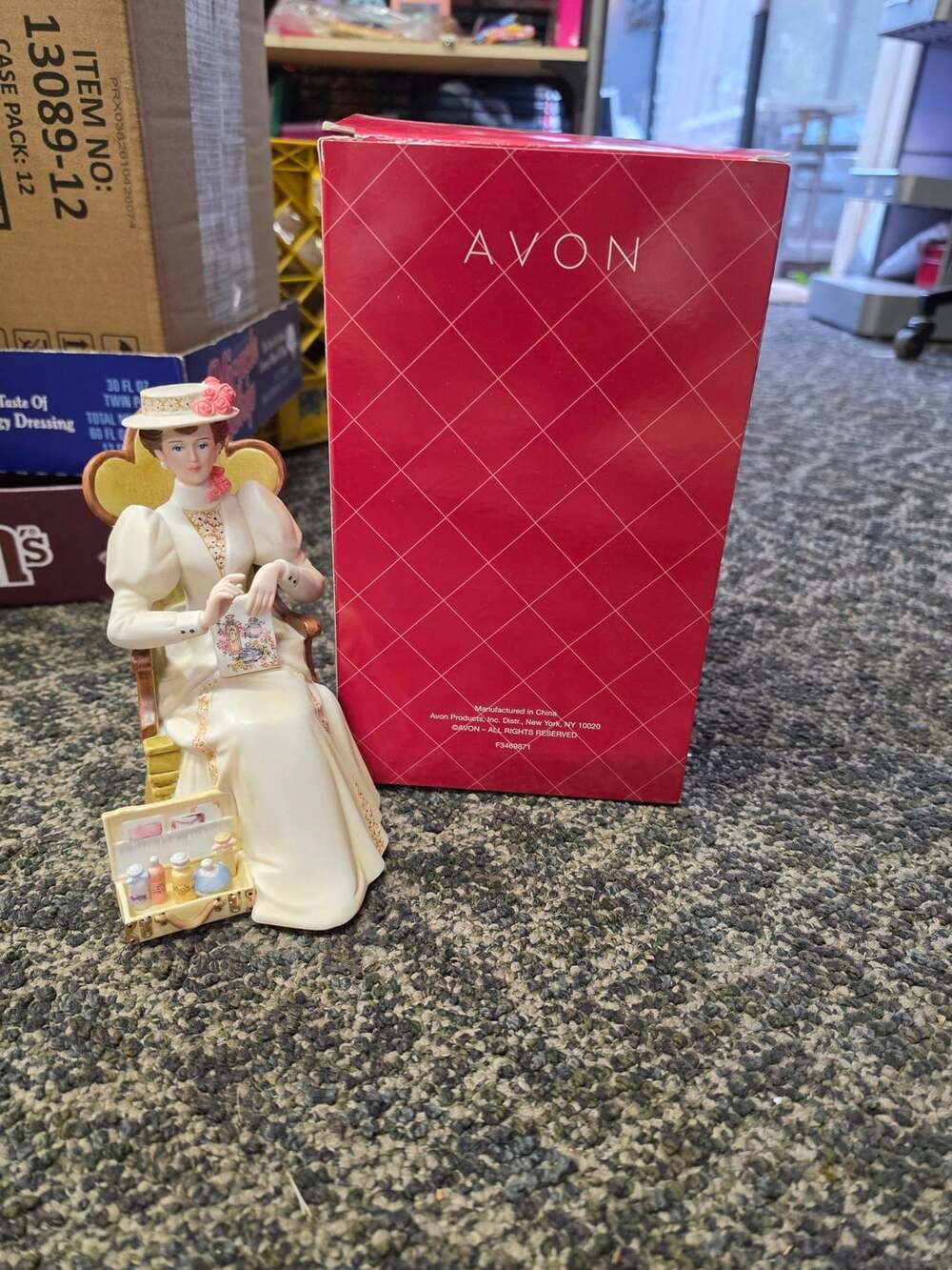 Avon 2011 Mrs Albee Award Porcelain Figurine